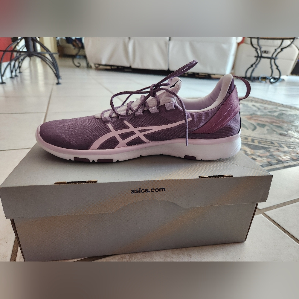 Asics Gel-Fit Sneakers
